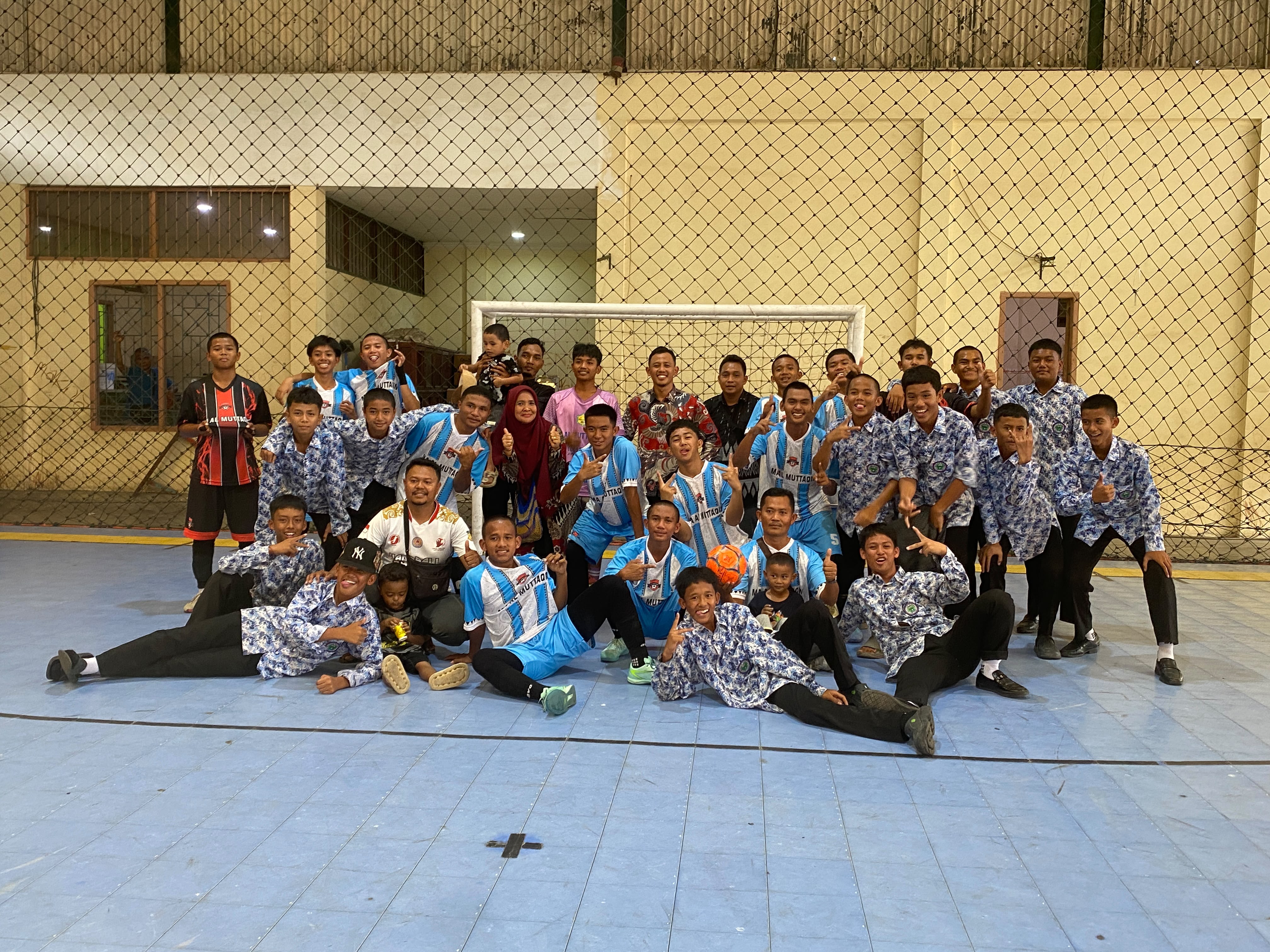 MA Al Muttaqin Raih Juara 1 Futsal Liga Santri Usai Taklukkan MAPN Kota Jayapura dengan Skor 5-3