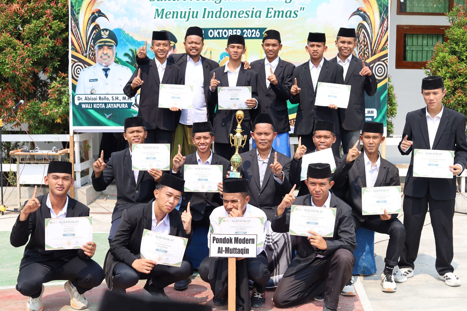 Momentum Hari Santri Nasional 2026, MA Al Muttaqin Jayapura Terima Penghargaan Juara 1 Futsal Liga Santri
